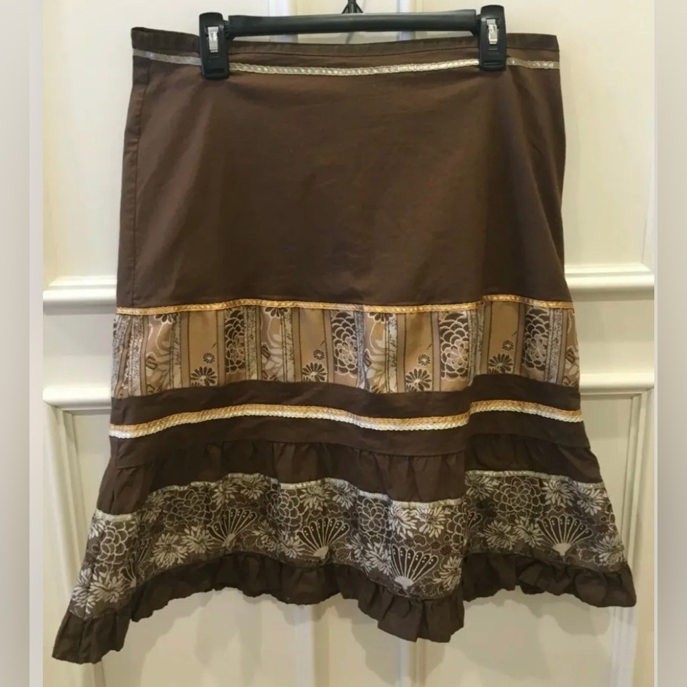 Apostrophe Skirt Size 12P Brown Floral Embroidered Side Zipper